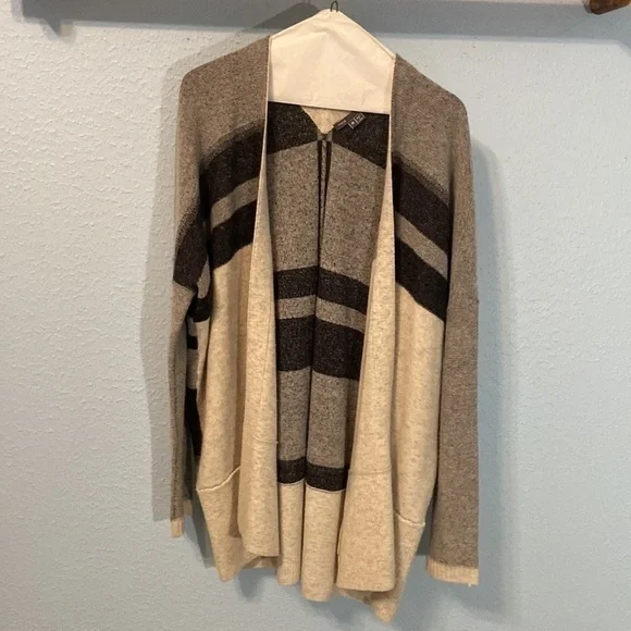 Vince Women’s Cardigan SZ M - Picture 1 of 8